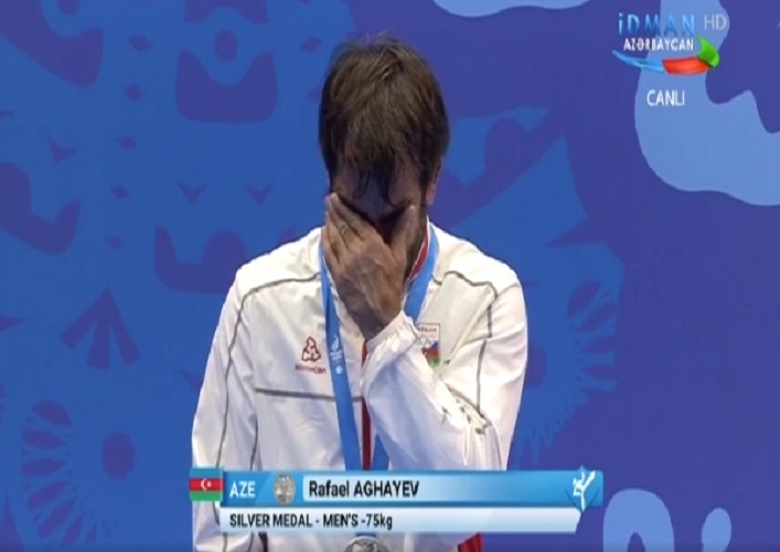 Finalda məğlub olan Rafael Ağayev hönkür-hönkür ağladı - VİDEO
