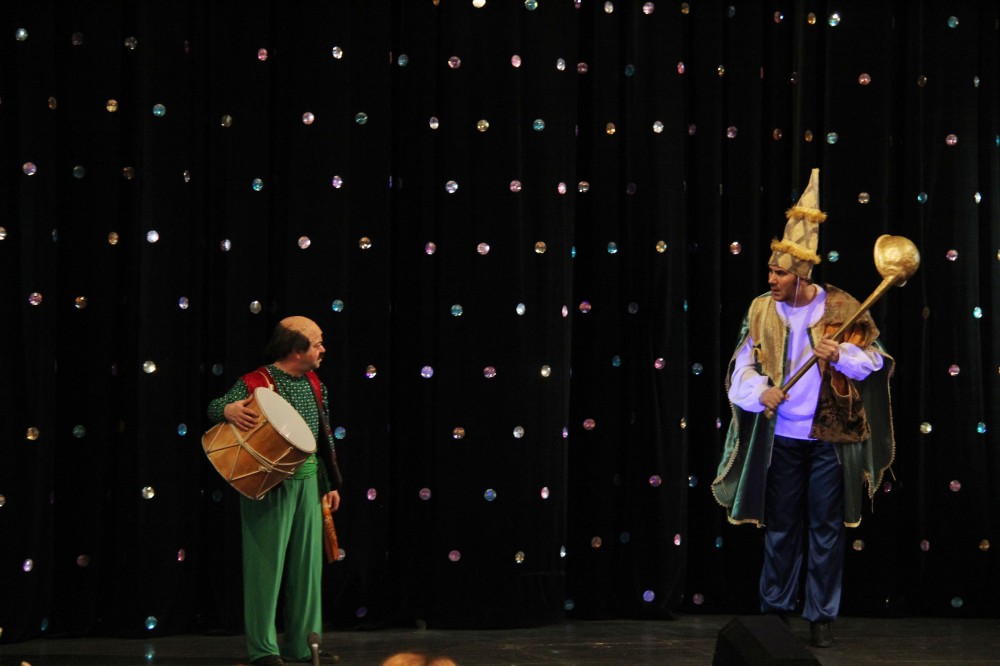 Gənc Tamaşaçılar Teatrında “Qar kraliça” tamaşasının premyerası olub