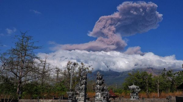 Balidə Aqunq vulkanı püskürdü – VİDEO