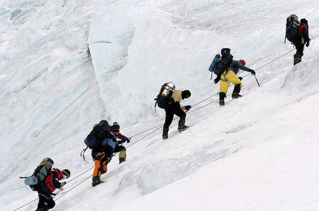 Everestdə “tıxac”: Üç nəfər öldü - FOTO