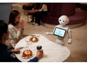 Tokioda “Pepper” robotlarının çalışdığı kafe açılıb