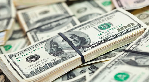 RƏSMİ: Azərbaycanda dollar bir qədər də bahalaşdı