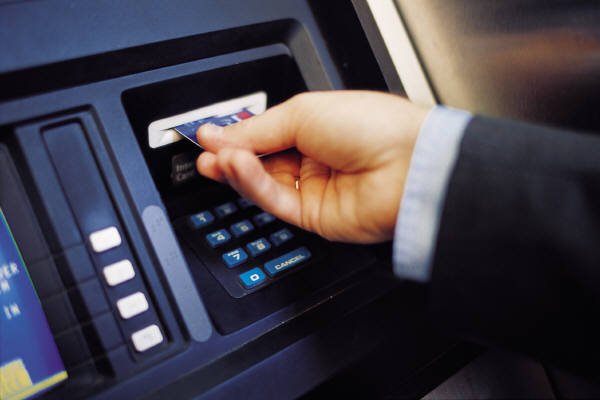 Azərbaycanda iki bank bankomat sistemlərini birləşdirir