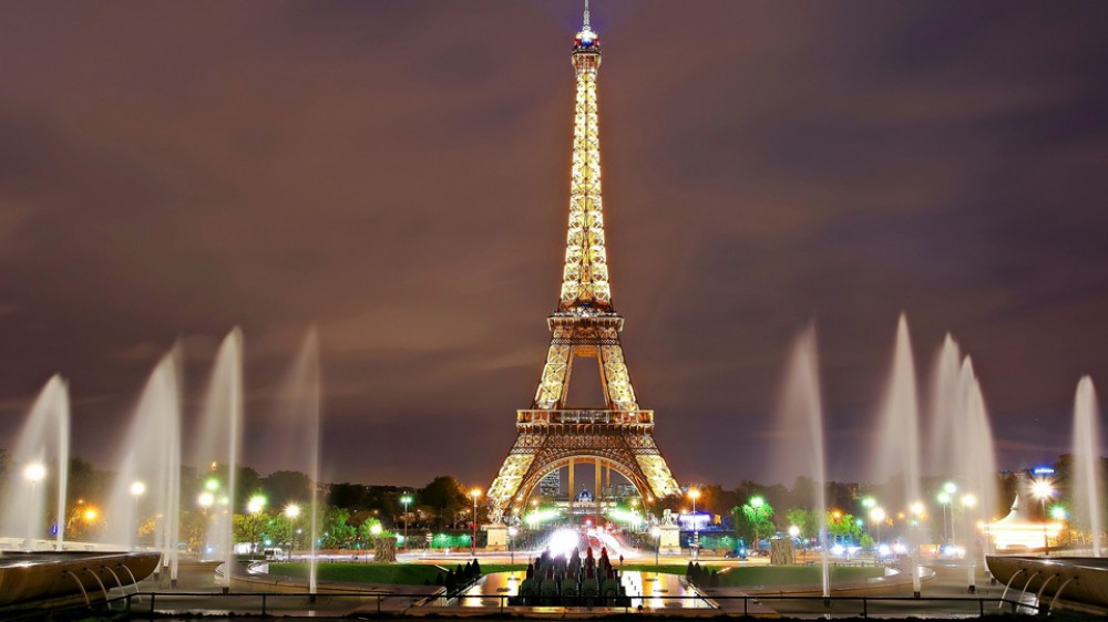 Paris turistlərin xəyallarındakı şəhərdir