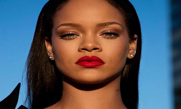 Rihanna Trampı TƏHQİR ETDİ — ABŞ-ın ən sərsəm insanı o özüdür