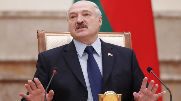 Lukaşenko xəbərdarlıq etdi: “Koronavirusun ikinci dalğasına hazırlaşın”