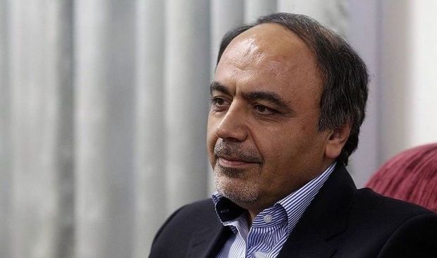 İran prezidentinin müşaviri istefa verdi
