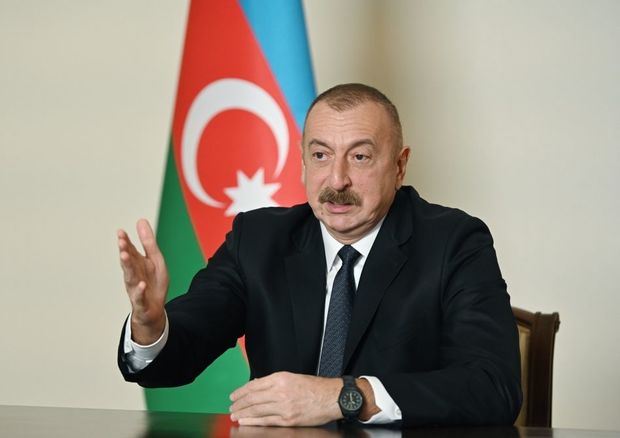 İlham Əliyev Ermənistanın 90 min qaçqın yalanından danışdı: “Mələyə-mələyə onun-bunun ətəyindən yapışacaq”