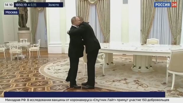 Putin İlham Əliyevi səmimi qarşıladı - VİDEO