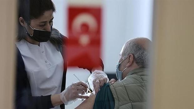 Türkiyədə koronavirus peyvəndinin hər iki dozası vurulanların sayı 10 milyonu keçdi