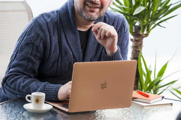 Niyə məhz “Apple” brendinin M1 çipi ilə təchiz edilmiş “MacBook Air” notbuku? – FOTO 