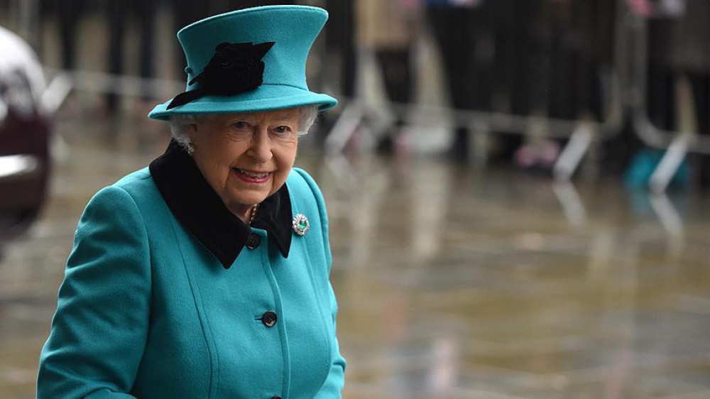 İngiltərə parlamenti kraliça II Elizabetin illik gəlirini artırmağa hazırlaşır