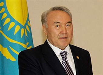 Qazaxıstan Prezidenti Şəhidlər xiyabanını ziyarət edib